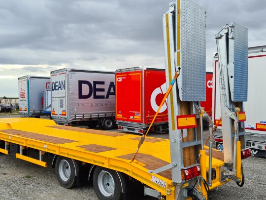 Przyczepy niskopodwoziowe z&nbsp;obrotnicą